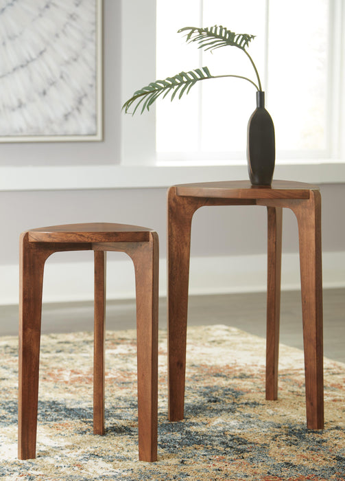 Brynnleigh Medium Brown Accent Table Set (Priced Per Item, Must Order 2, 4, 6, or 8)