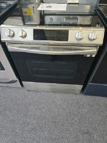 Samsung - 6.3 cu. ft. Smart Instant Heat Slide-in Induction Range with Air Fry & Convection+ - Stainless Steel - display_model