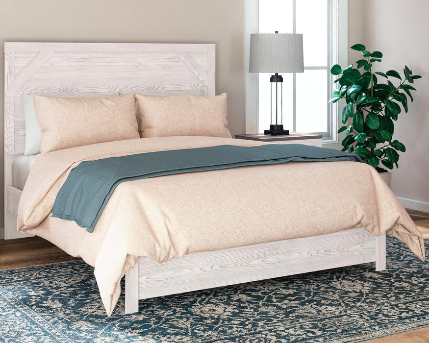 Gerridan White/Gray Gerridan King Panel Bed