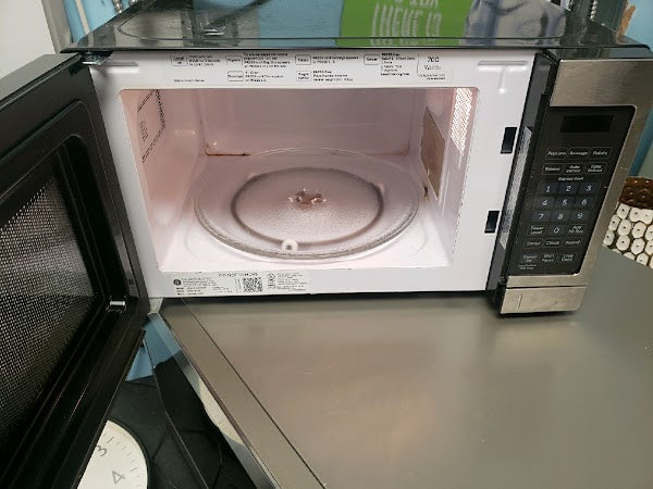 0.7 cu. ft. Small Countertop Microwave in Stainless Steel - use_like_new