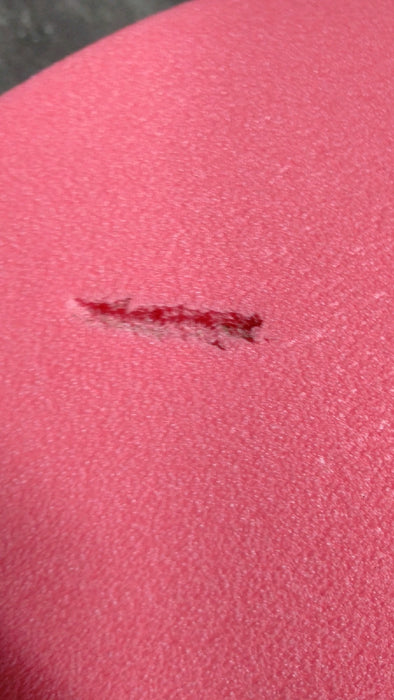 Member’s Mark Foam Floating Pad, 6' x 15' pink - open_box