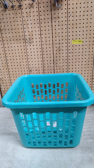 Sterilite 1.5 Bushel Square Plastic Laundry Basket, Adult, Teal - use_like_new