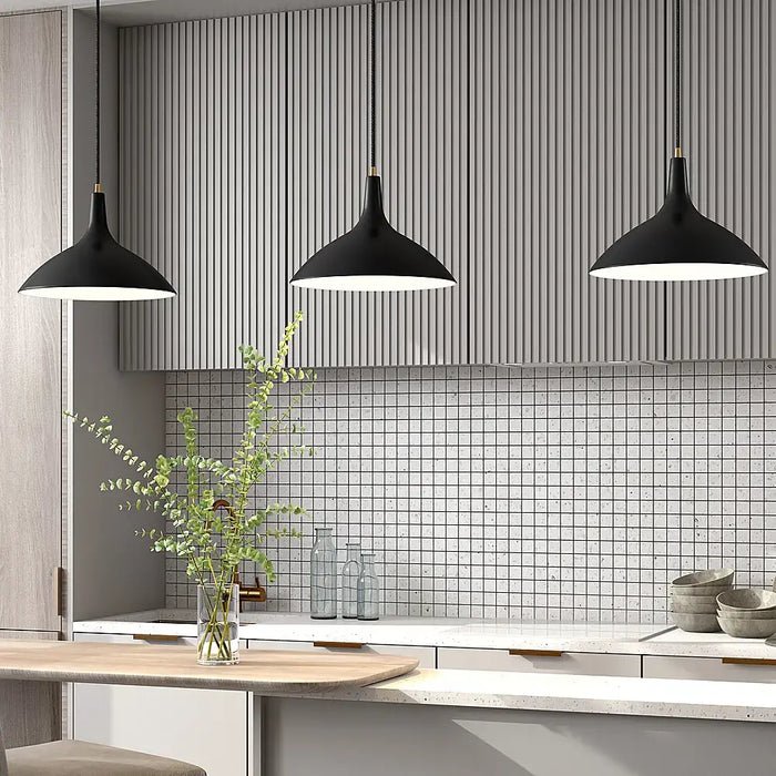 Camden&Wells - Barton Metal Pendant - Matte Black/Brass - new