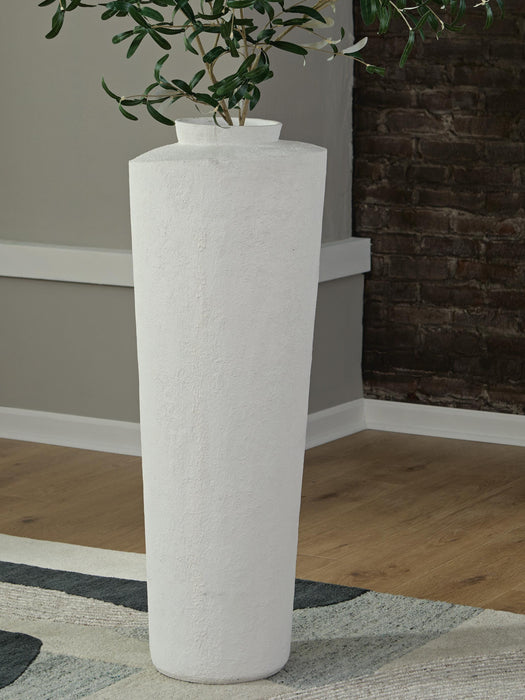 Flurinworth Cream Vase