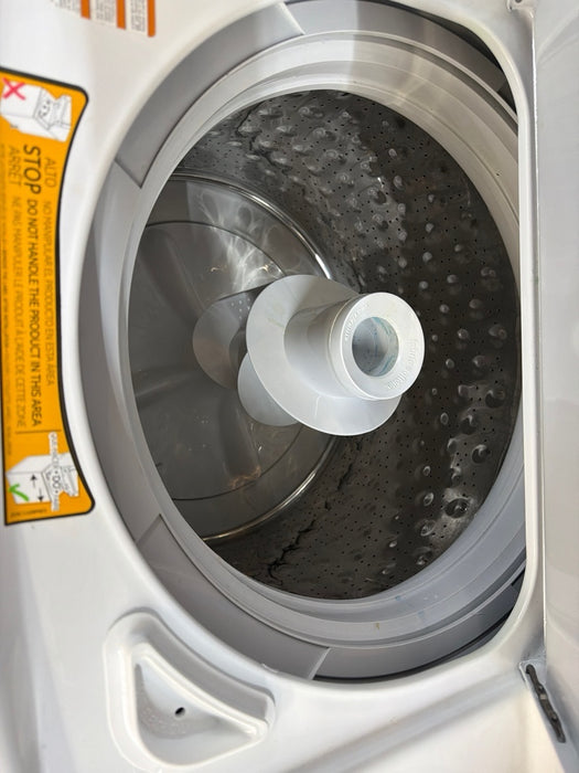 GE Unitized Spacemaker 3.8 cu. ft. Capacity Washer with Stainless Steel Basket and 5.9 cu. ft. Capacity Gas Dryer - display_model