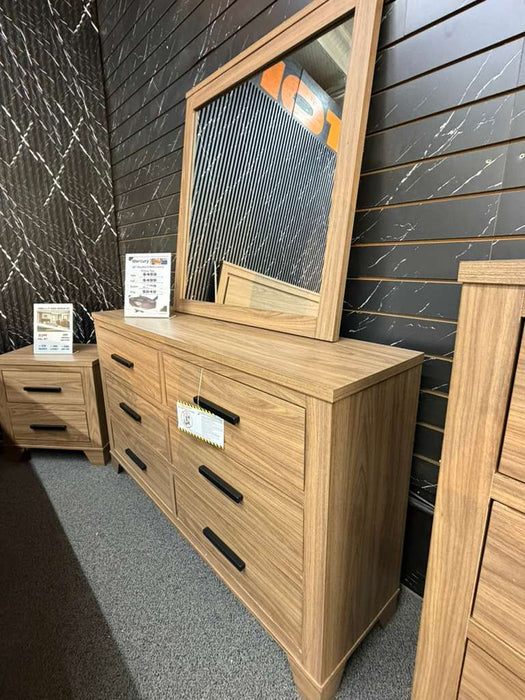 Panelli 5 Pc Queen Bedroom Set w/ Chest - new