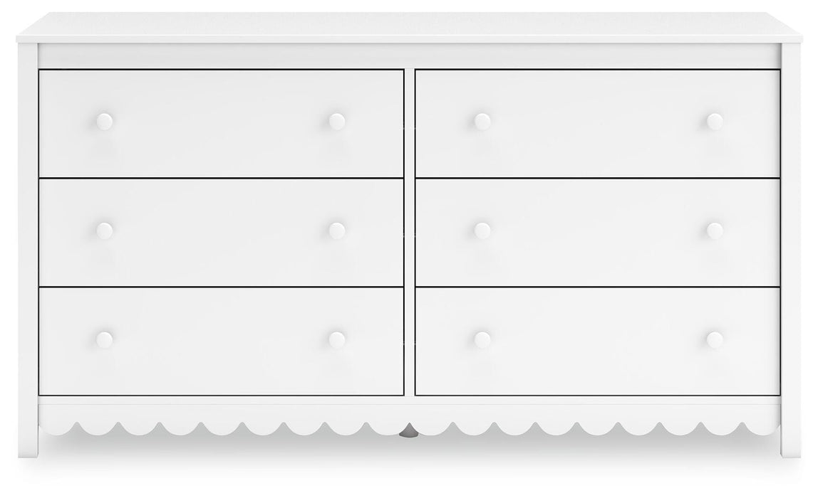 Hallityn White Six Drawer Dresser
