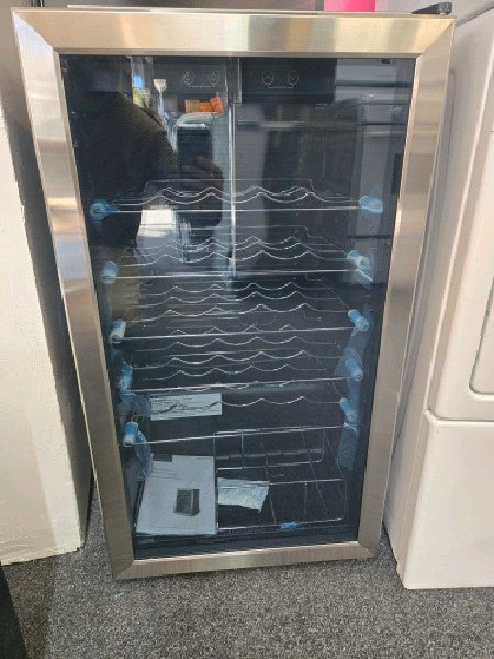 INSIGNIA WINE COOLER - 29 BOTTLE - SS - new