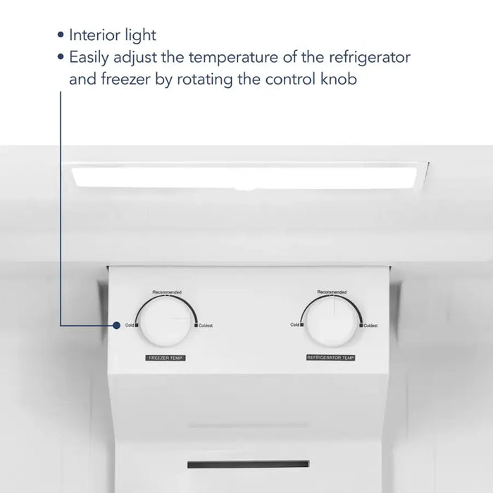 Insignia™ - 18 Cu. Ft. Top-Freezer Refrigerator with Handles - White - open_box