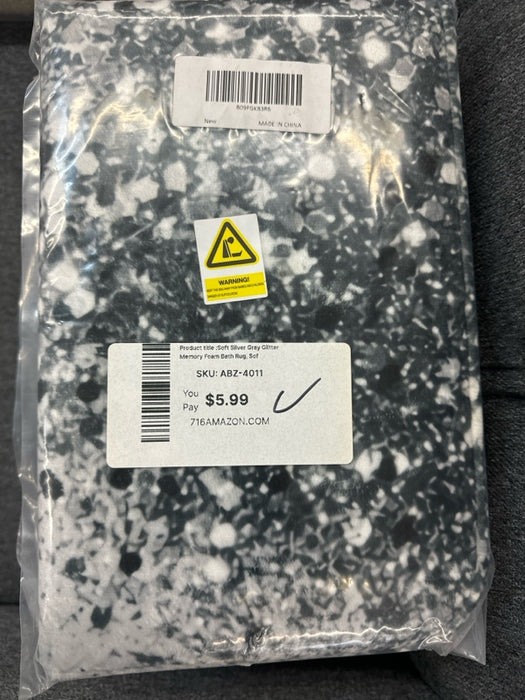 Soft Silver Gray Glitter Memory Foam Bath Rug, Soft Absorbent Floor Mats, Velvet Bathroom Mat, Machine Washable, Quick Dry Rugs, Carpet for Bathroom Shower 15.7" X 23.5" - new