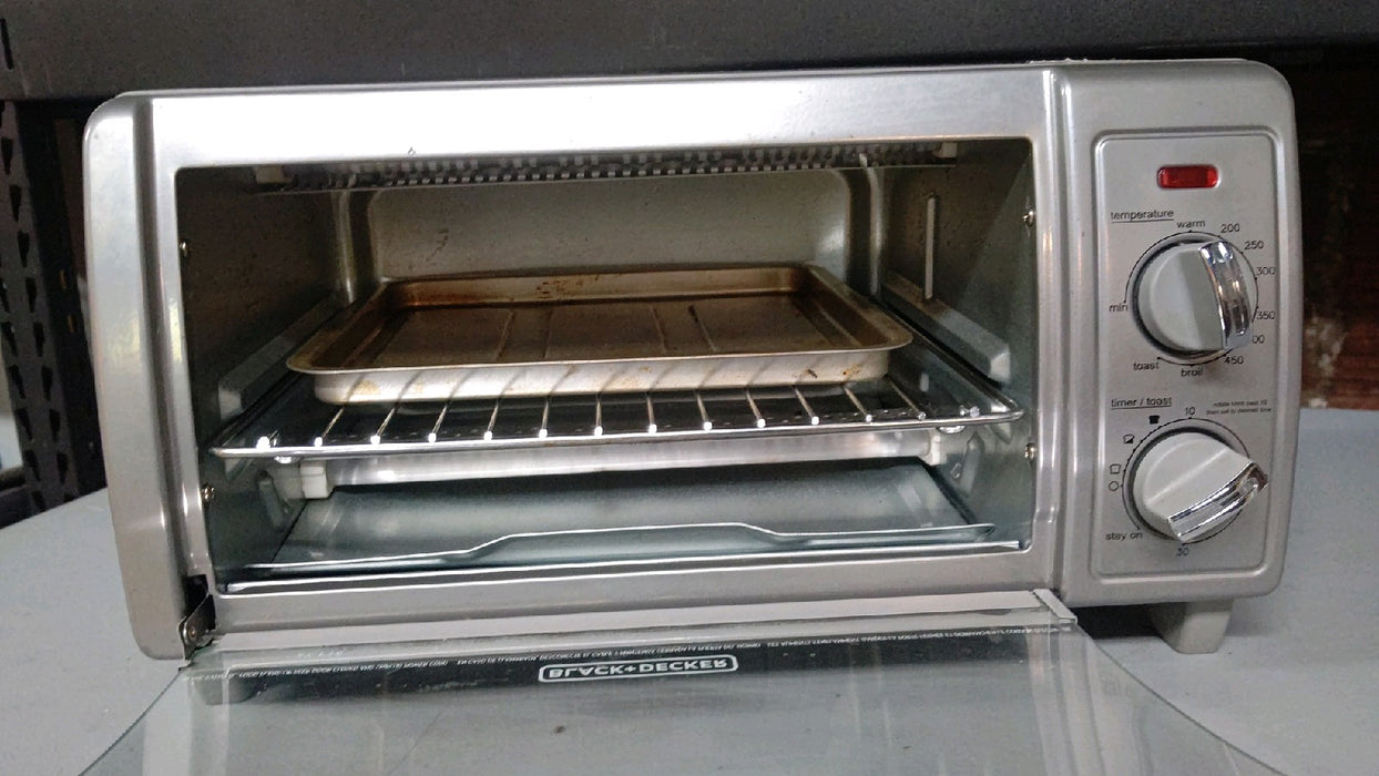 BLACK+DECKER 4 Slice Toaster Oven Stainless Steel TO1700SG - used_good