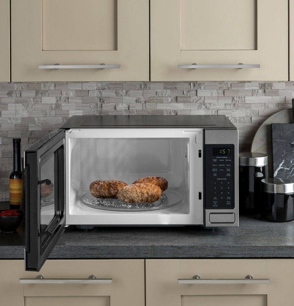 GE - 1.6 Cu. Ft. Microwave with Sensor Cooking - Stainless Steel - open_box