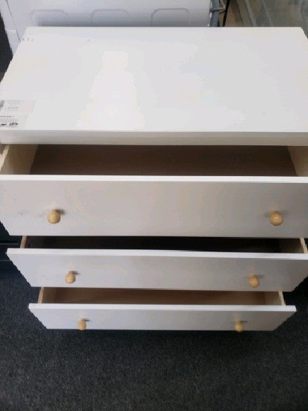 Delta Children Essex 3 Drawer Dresser with Interlocking Drawers, Bianca White/Natural - new