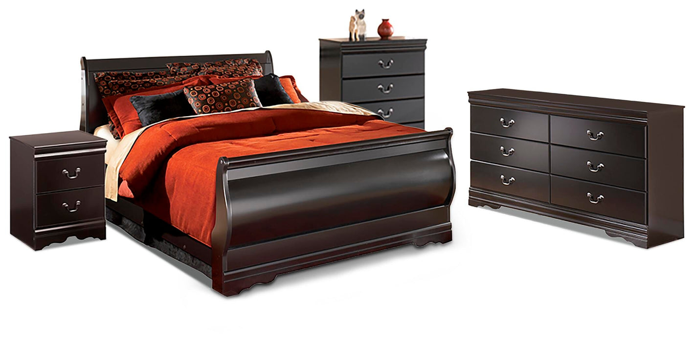 Huey Vineyard Black Sleigh Bedroom Collection
