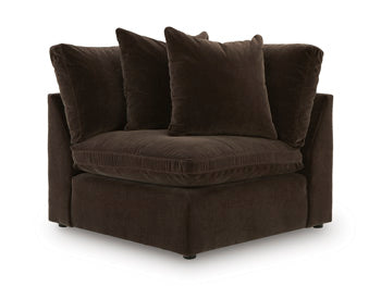 Maxton Heights Bittersweet Living Room Collection
