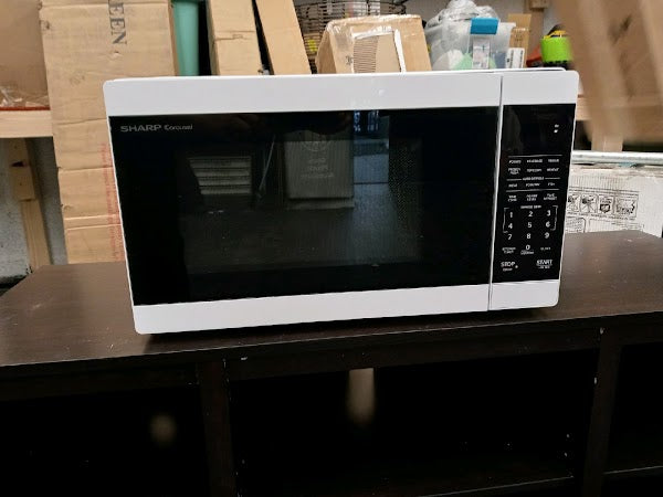 Sharp SMC1461HW 1.4 Cu. Ft. White Countertop Microwave Oven - display_model