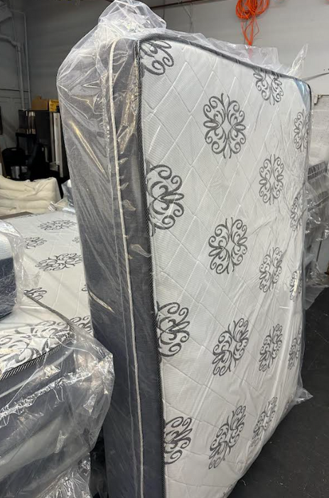 Premium Pillow Top Mattress – Medium Firm Support Breathable Fabric, Elegant Design - Queen Size - new