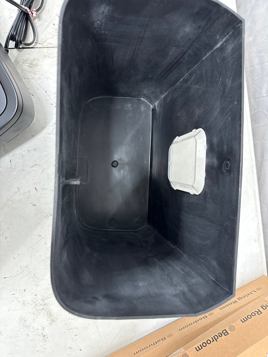 Pen+Gear 6-Sheet Micro-cut Paper/Credit Card Shredder with 3.4 Gallon Bin, Black,Home and Office use - used_good