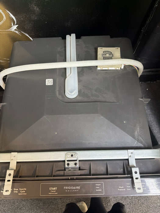FRIGIDAIRE GDPP4517AD1B built in dishwasherf - new