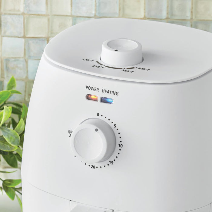 Mainstays 2.2 qt Air Fryer, Arctic White - Automatic Shutoff - new
