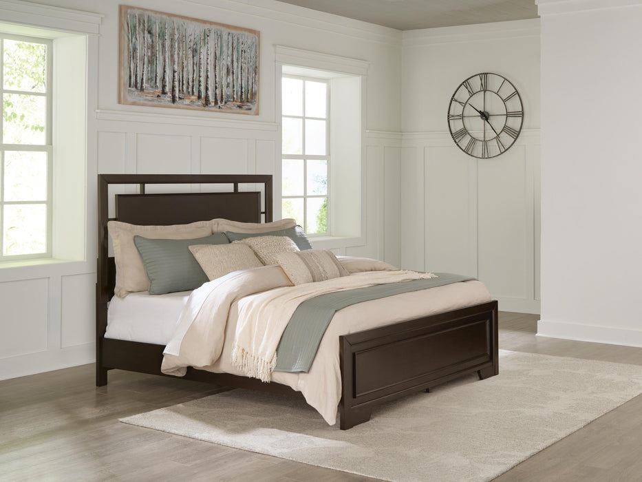 Covetown Dark Brown Covetown Queen Panel Bed