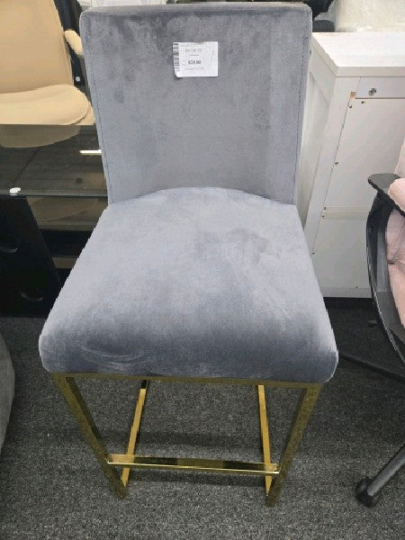 Meridian Furniture Heidi Collection Modern | Contemporary Velvet Upholstered Counter Stool with Polished Gold Metal Legs, 16" W x 19.5" D x 36.5" H, Grey - new