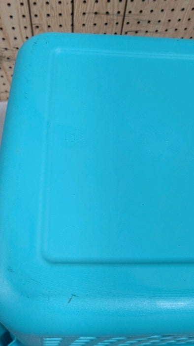 Sterilite 1.5 Bushel Square Plastic Laundry Basket, Adult, Teal - use_like_new