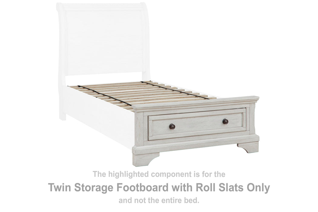 Robbinsdale Antique White Twin Storage FTBD w/Roll Slats